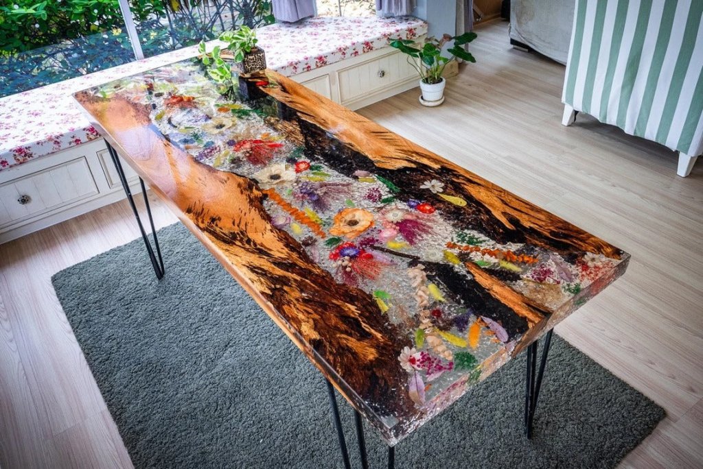 The Art and Craft of Resin Epoxy Tables: A Blend of Functionality and Beauty - resinhomefurniture