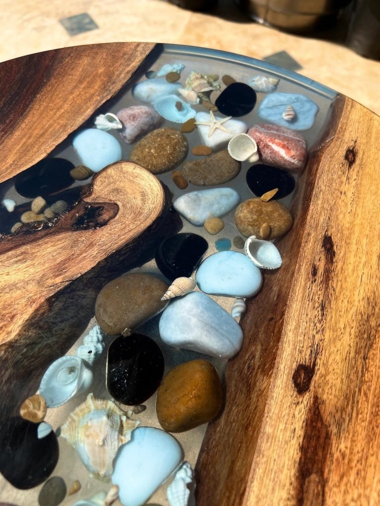 Personalized Round Clear Epoxy Resin with Blue Pebbles Ocean Look Coffee Table Patio Table Console Table Side Table Centre Table Living Room Table - resinhomefurniture