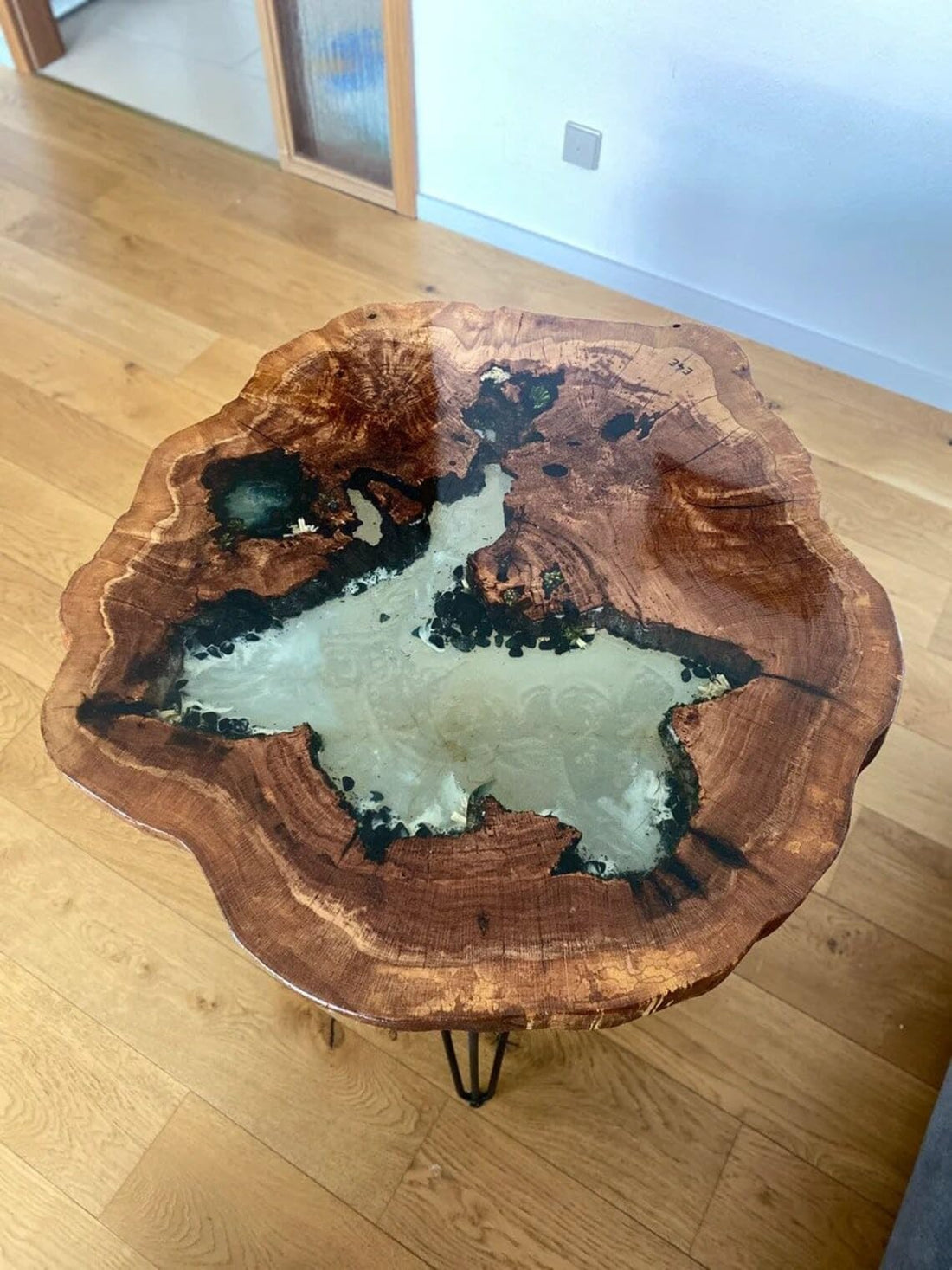 Personalized Natural Wood Epoxy Resin Round Coffee Table Living Room Table Side Table Kitchen Table Centre Table End/Side Table Patio Table Home Decor Wooden Table