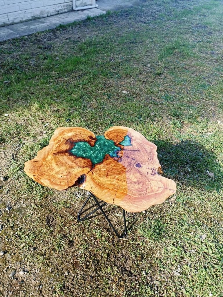 Customized Emerald Green Epoxy Resin Acacia Wood Round Coffee Table Side/End Table Epoxy Dining Table Living Room Table for 2, 4, 6, 8 Home Décor Patio Table - resinhomefurniture