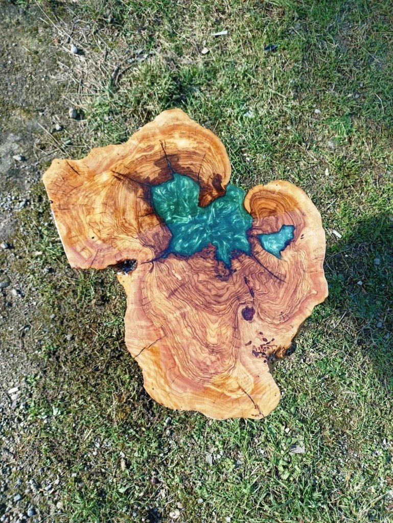 Customized Emerald Green Epoxy Resin Acacia Wood Round Coffee Table Side/End Table Epoxy Dining Table Living Room Table for 2, 4, 6, 8 Home Décor Patio Table - resinhomefurniture