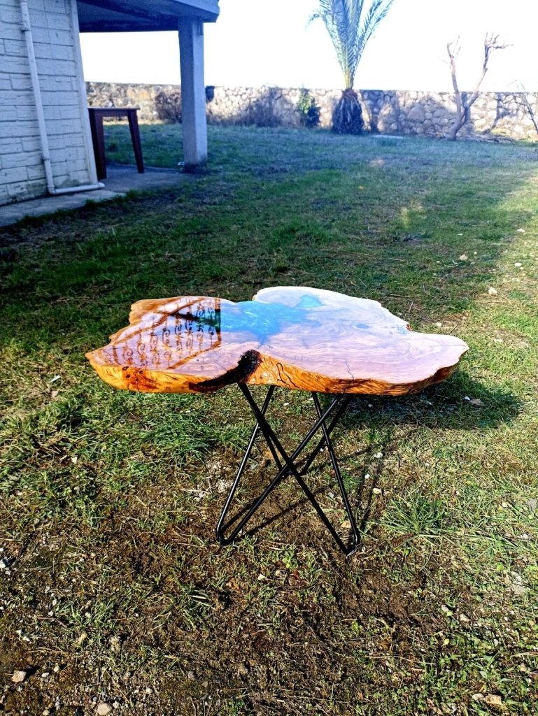 Customized Emerald Green Epoxy Resin Acacia Wood Round Coffee Table Side/End Table Epoxy Dining Table Living Room Table for 2, 4, 6, 8 Home Décor Patio Table - resinhomefurniture
