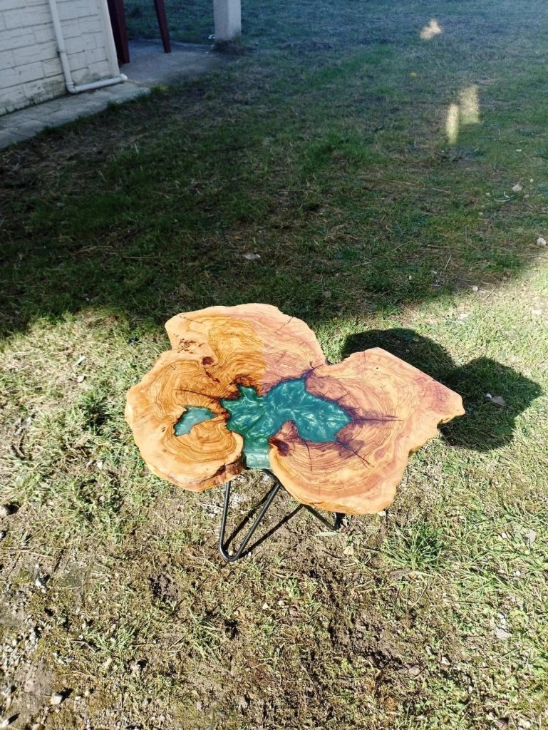 Customized Emerald Green Epoxy Resin Acacia Wood Round Coffee Table Side/End Table Epoxy Dining Table Living Room Table for 2, 4, 6, 8 Home Décor Patio Table - resinhomefurniture