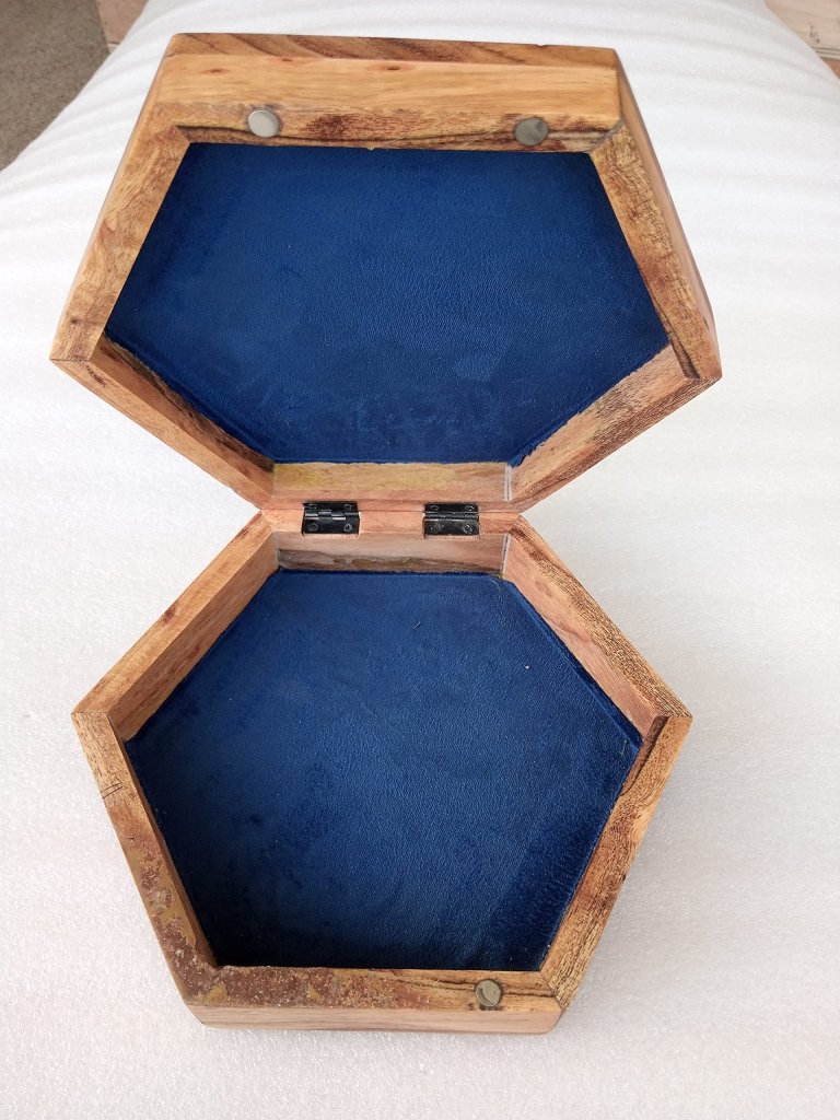TUZECH Customizable Epoxy Wooden Jewellery Treasure Box Chest Seaside Ocean Handmade Home Décor memory box Custom gift box, Trinket Box - resinhomefurniture